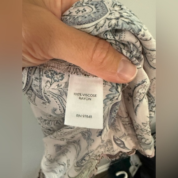 NWT J. Jill Long Sleeve V-neck Blouse Floral Paisley Pink Blue Boho Size M - Picture 4 of 7